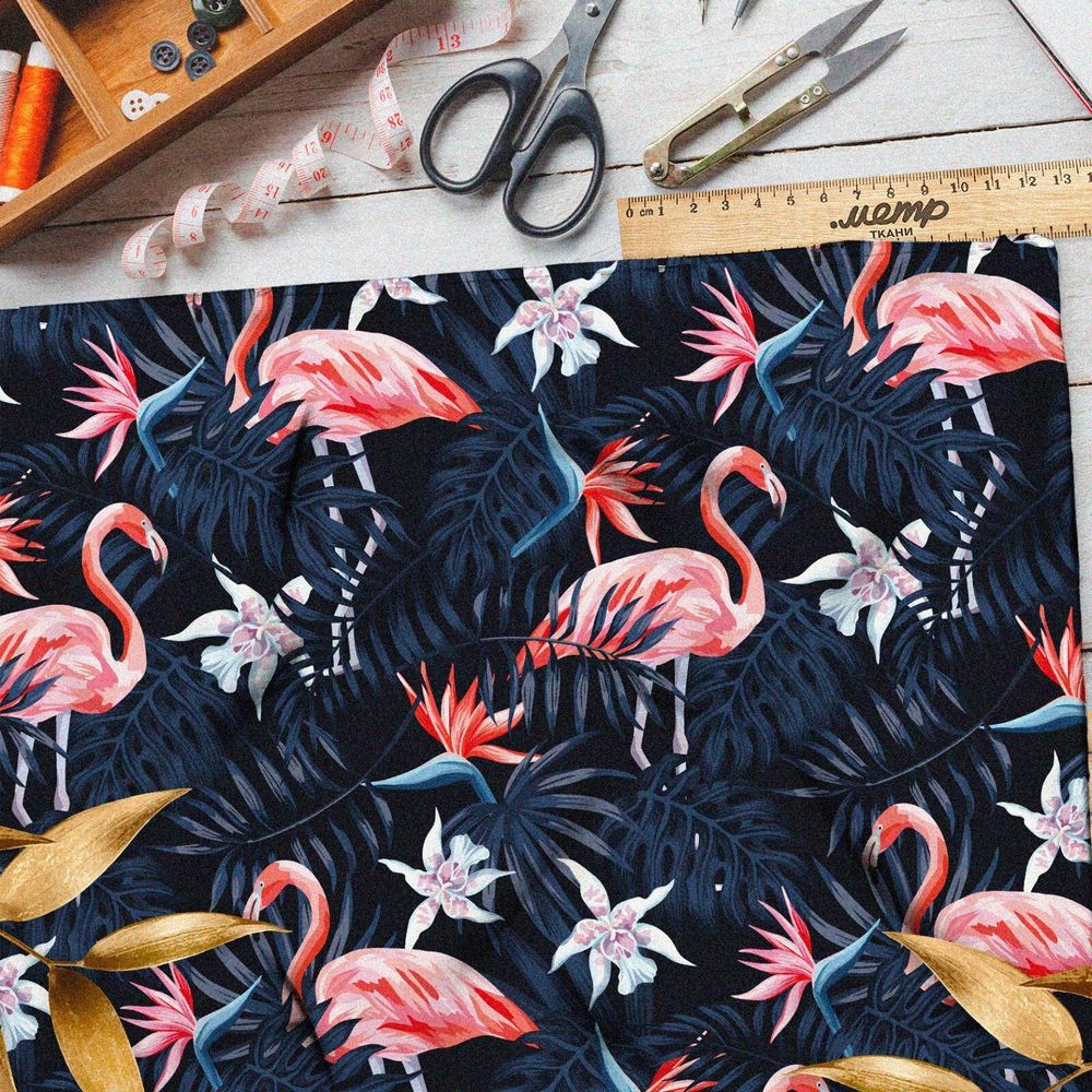 Ткань атлас фламинго с листьями