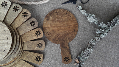 Круглый хорнбук с ручкой "Зеркальце"