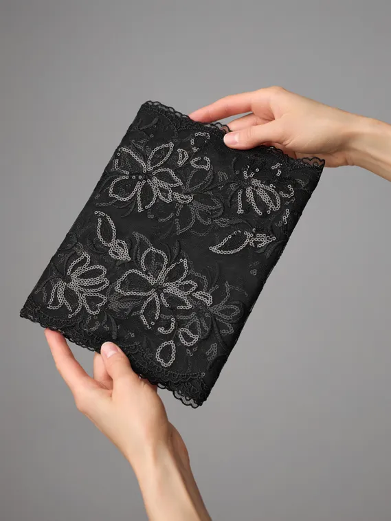 05-174 Вышивка пайетками на неэл. сетке 22 см, черный 170