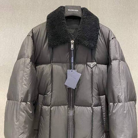 Пуховик Prada