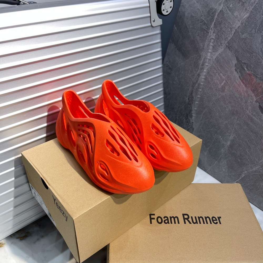 Adidas Yeezy Foam Runner