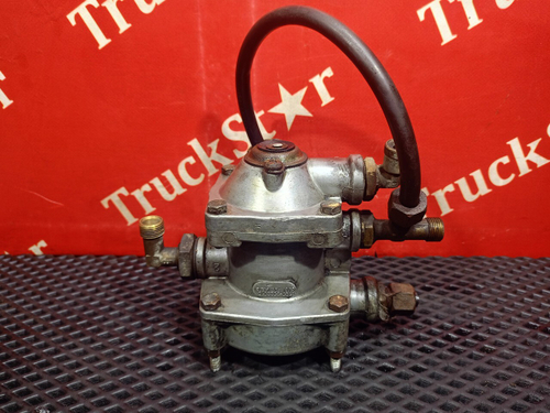 Кран управления тормозами прицепа