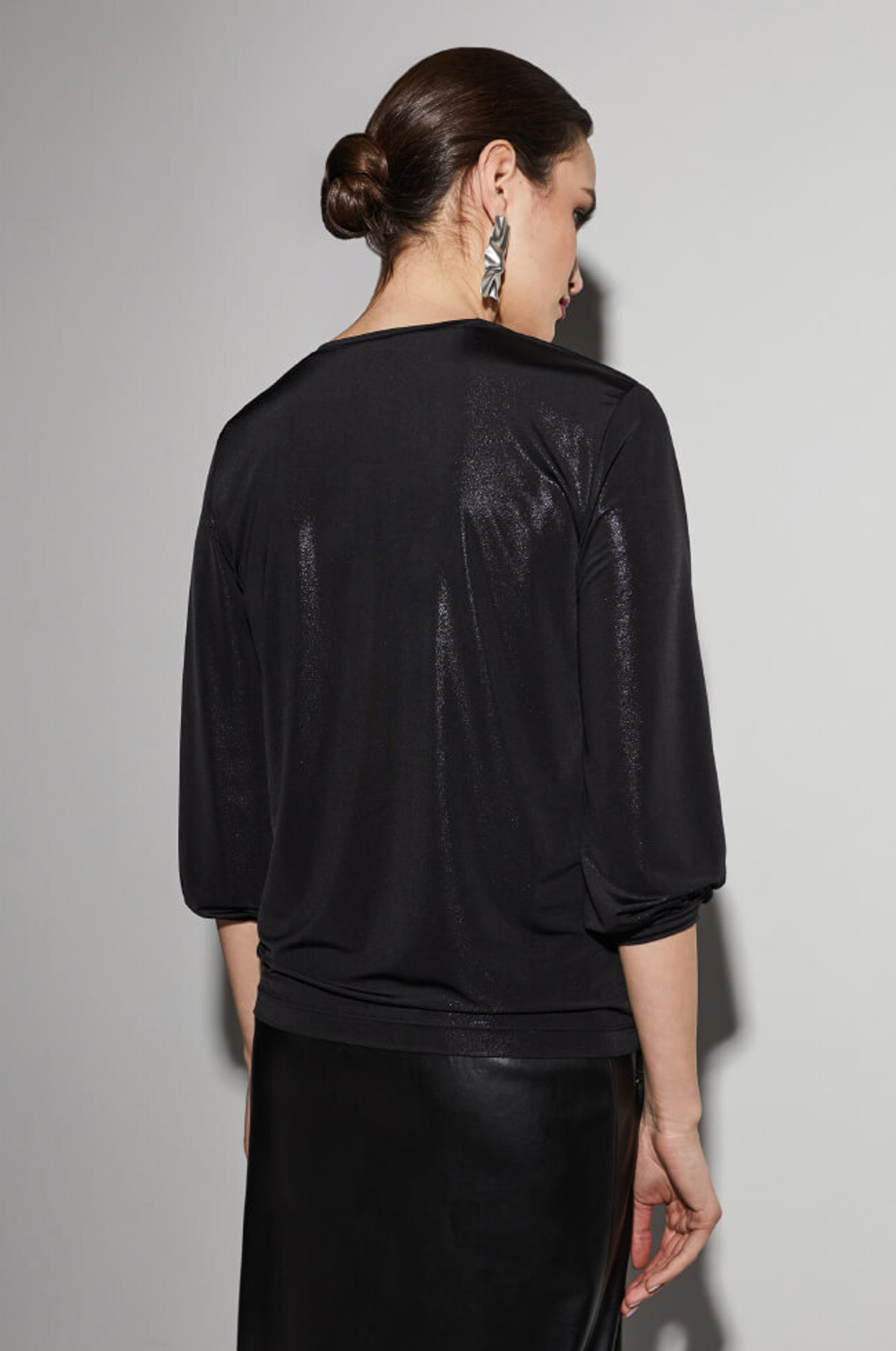 22300 Блузка женская (черный)