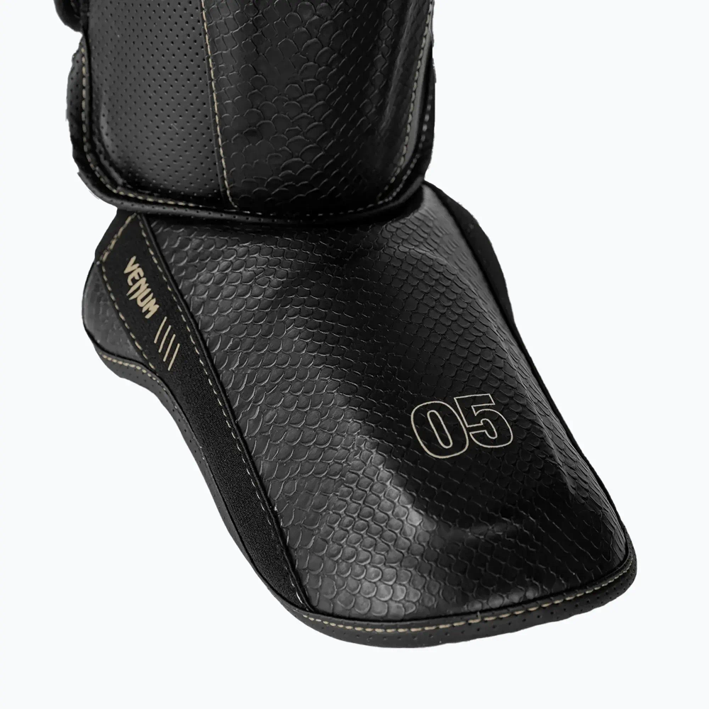 Шингарды Venum Impact Evo Scales Shinguards black