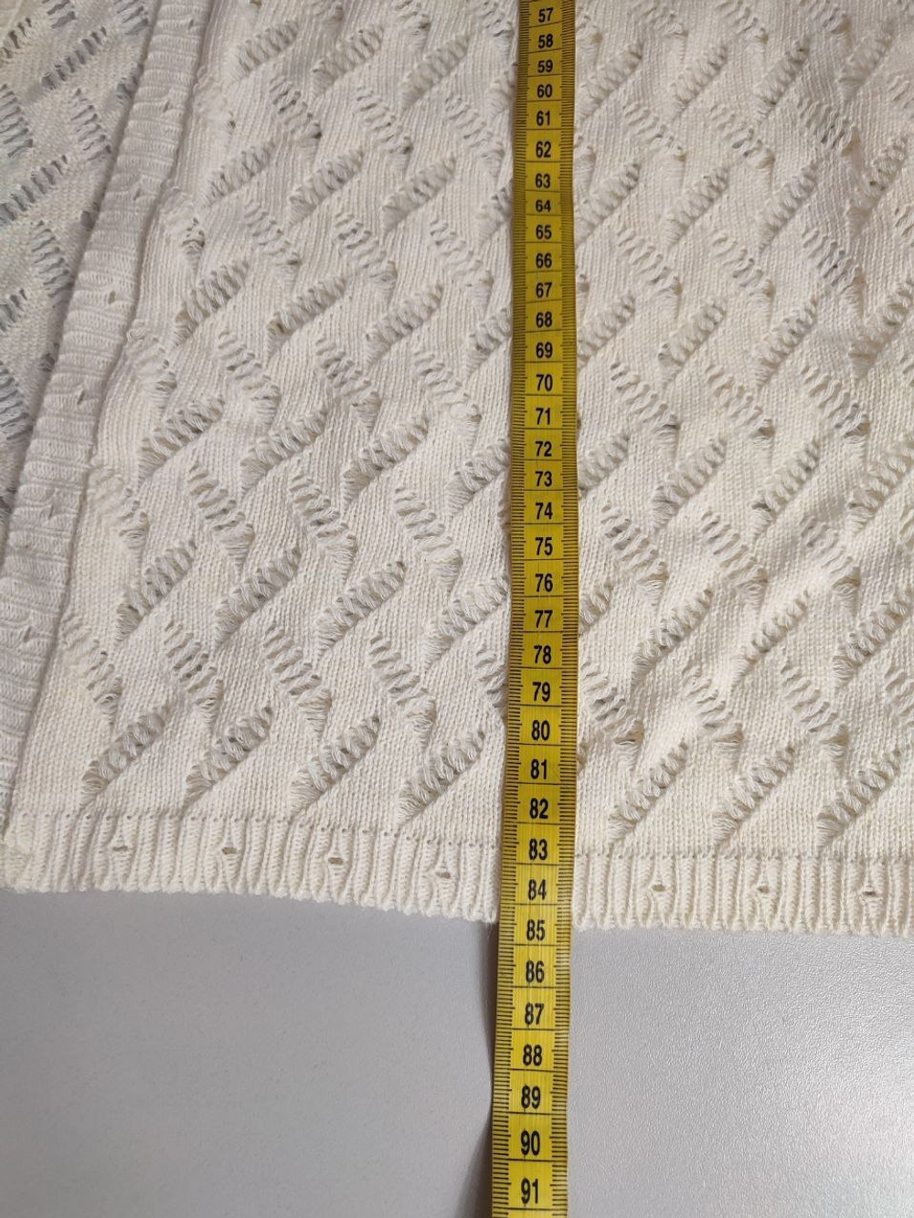 Жилет тонкой вязки, визуально 50 размер