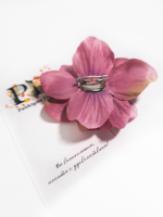 Брошь Pankigno Design с цветком дельфиниума