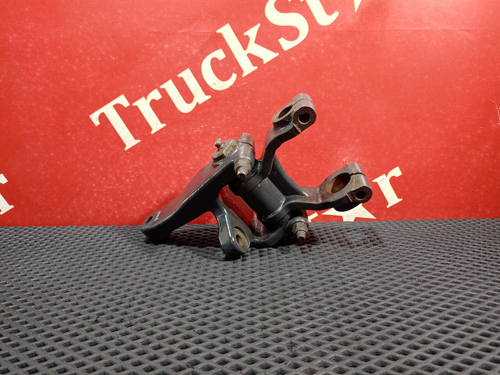 Кронштейн передней рессоры правый