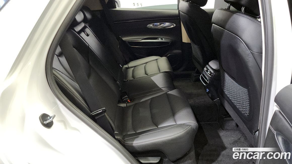 Genesis GV70 2.5T Бензин AWD (10.2022)