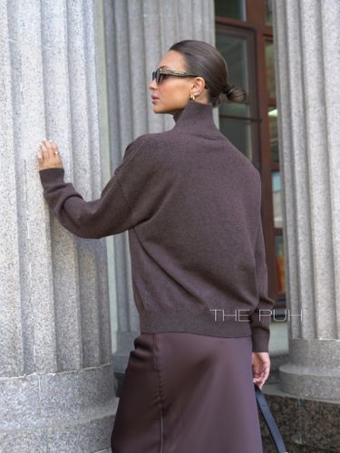 Коричневый шерстяной свитер с контрастным карманом