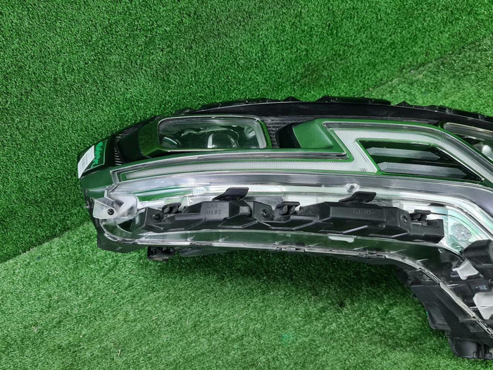 Фара правая Kia Carnival 4 (2020-2023) LED