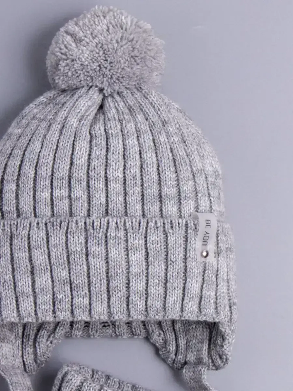 Шапка осенняя детская на завязках и снуд