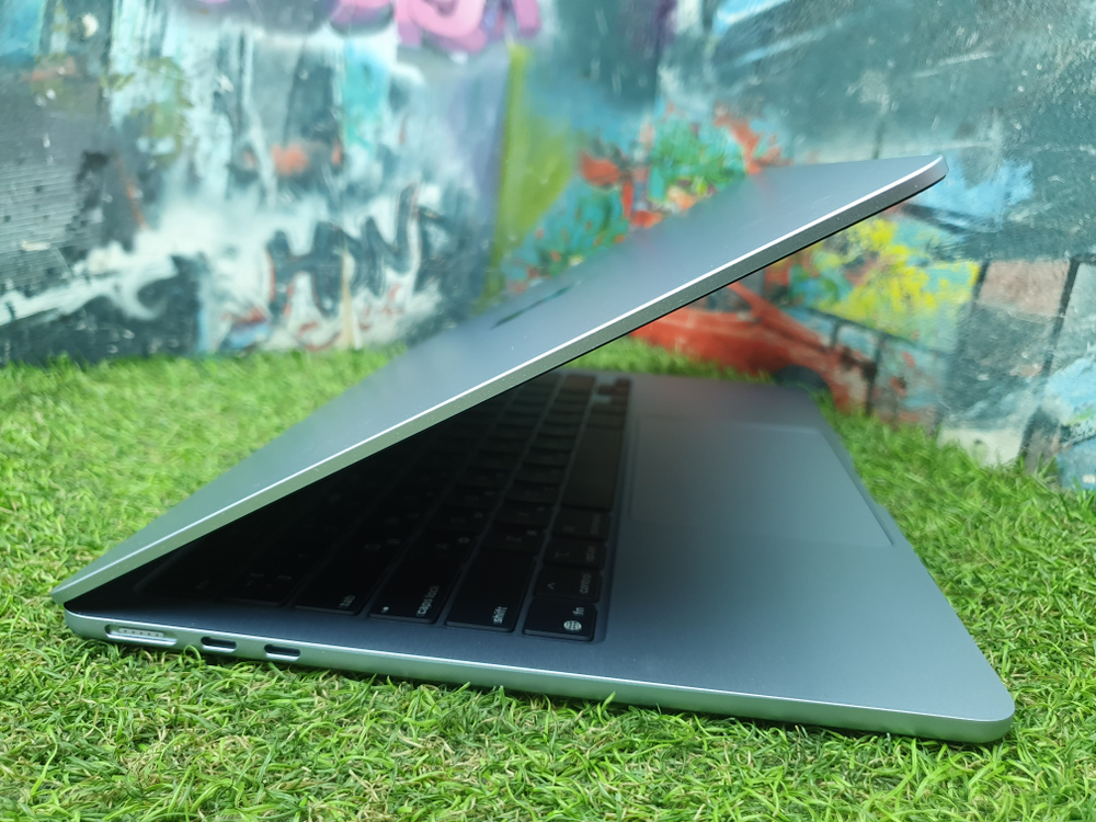 MacBook Air 13 (2025, M4) A3240 16Gb/256Gb 24цикла