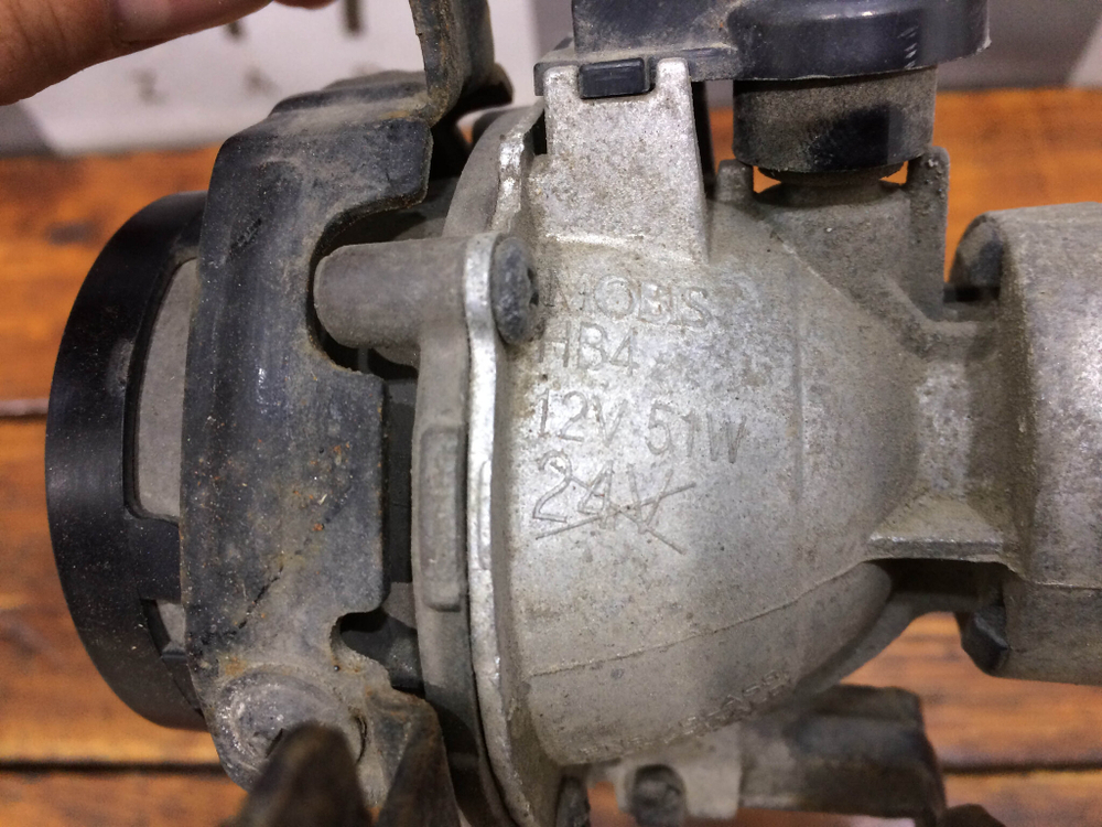 ПТФ передняя левая Kia Sportage 4 (QL) 16-18 Б/У Оригинал 92201F1000