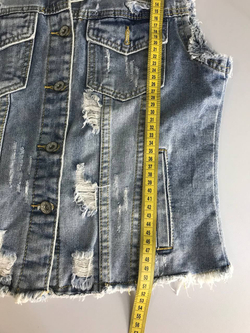 Жилетка джинсовая модная, маркировка S, визуально на 44 размер