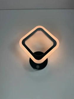 Бра с кнопкой, настенный светодиодный светильник хром, ромб, квадрат 8822/1 хром, 16 ВТ, комнатное освещение 5 кв. м.