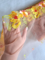 Вышивка на сетке с жёлто-оранжевыми цветами К216 правая