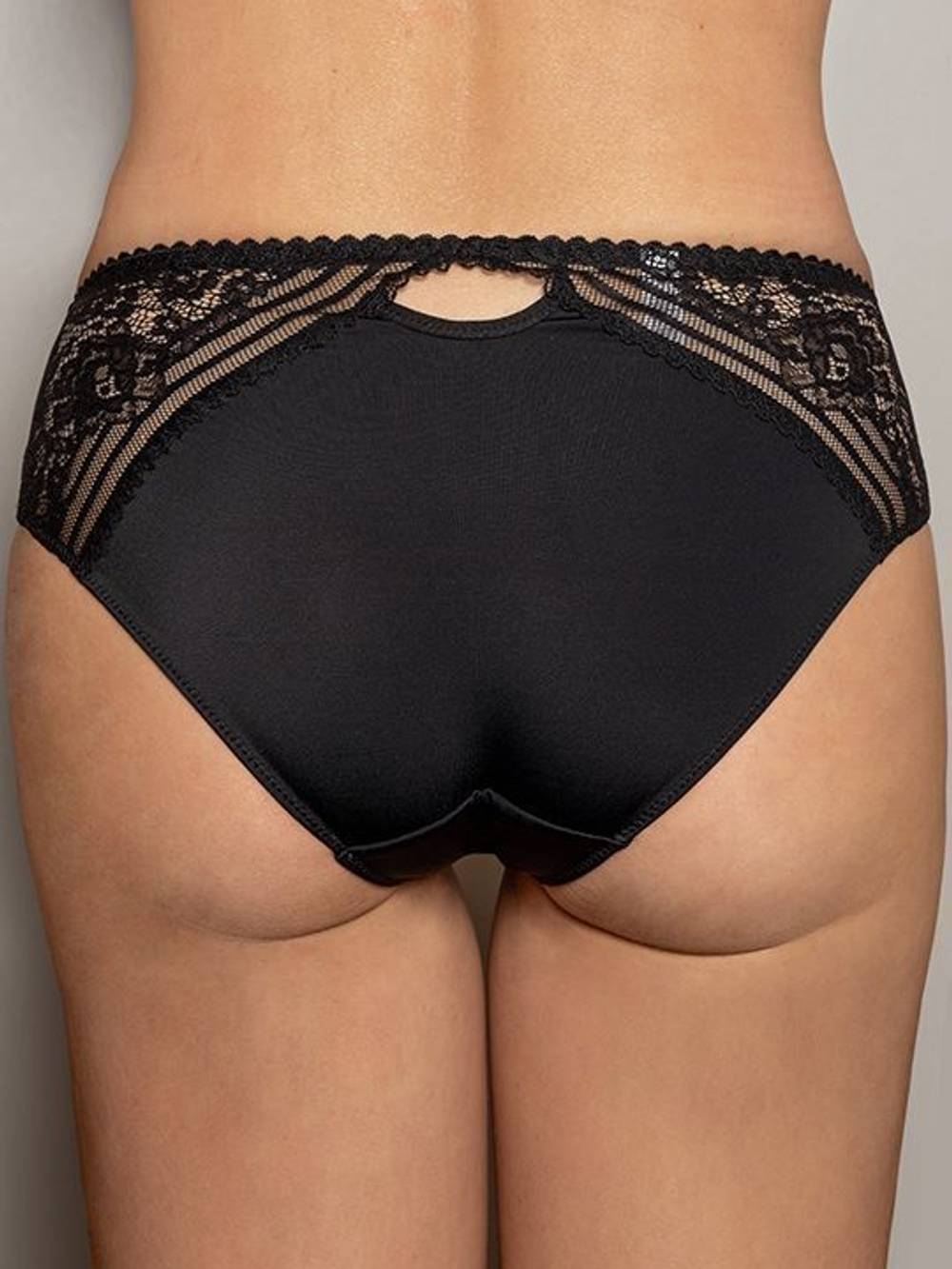 Трусики-панти Compliment с кружевными вставками по бокам (Размер: 46) (Цвет: белый)