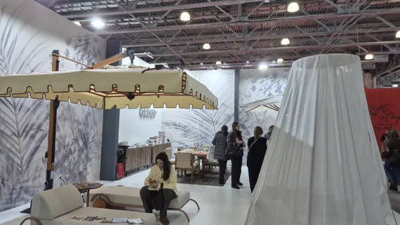 Зонт профессиональный 3х3 м с подсветкой Galileo Wood Light, имитация ироко, бордовый, бежевый