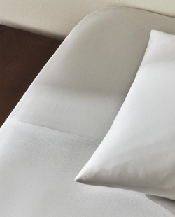 Zara Home - Атласная простыня с эластичной лентой, высота 30 см (вес 300 нитей), серый, 160х200х30 см