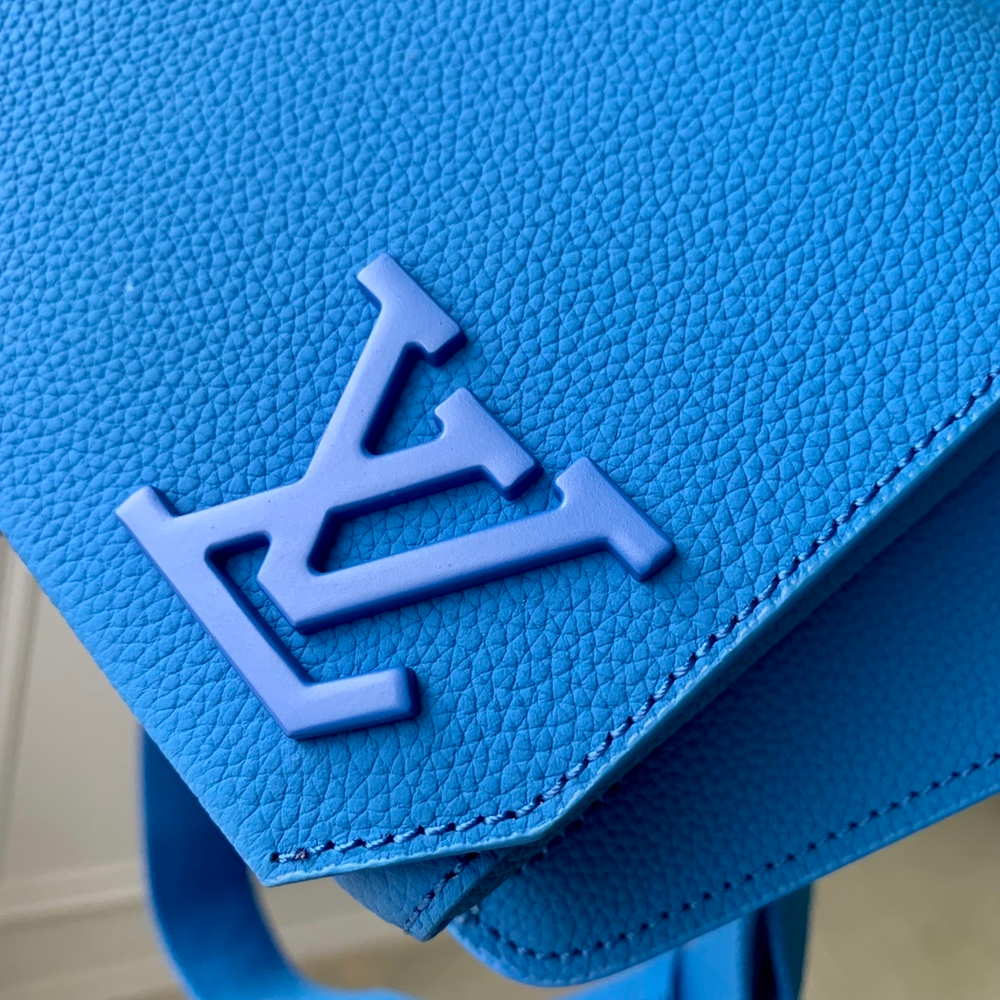 Louis Vuitton Takeoff Slingbag