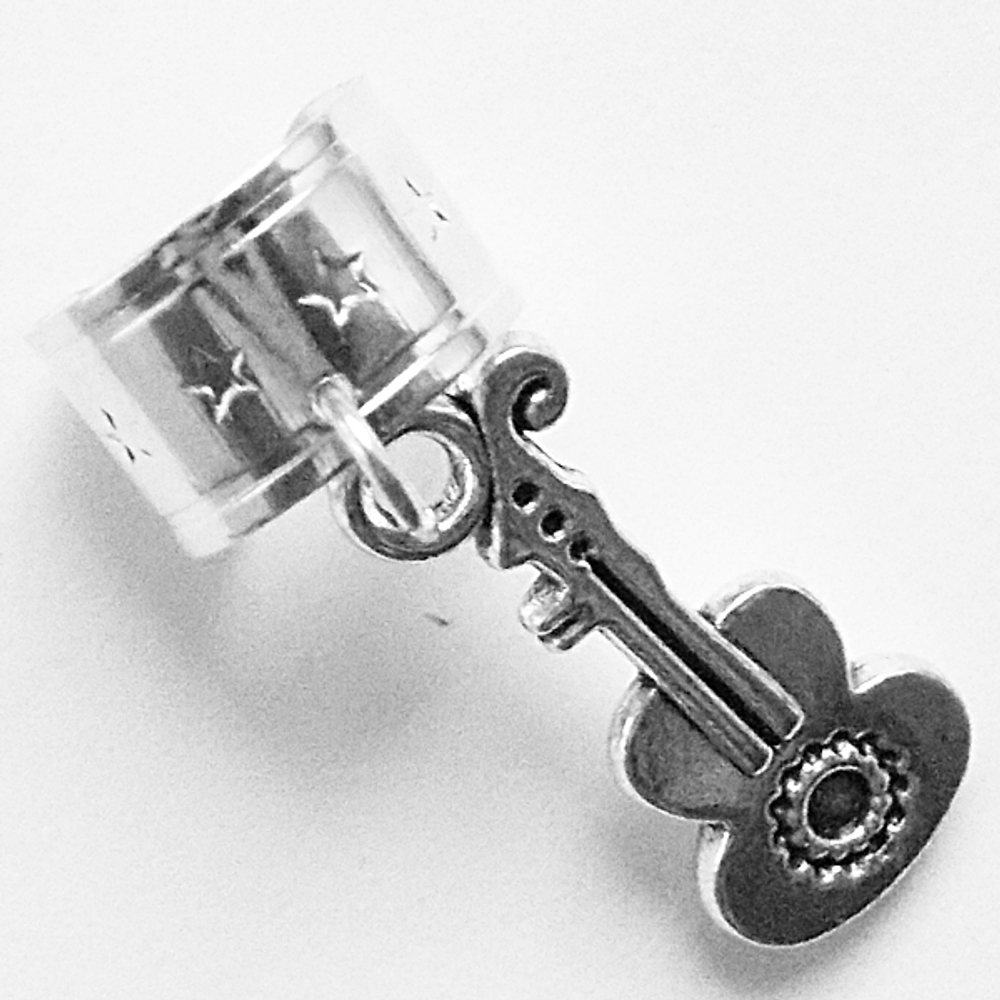 Кольцо обманка "Гитара" серебристая для имитации пирсинга ушей. Цена за одну штуку. Бижутерия.