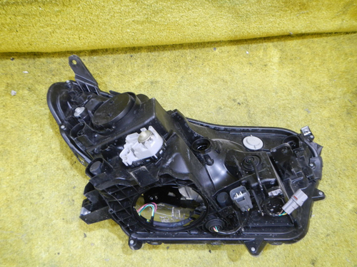 Битая Фара левая Toyota Rav 4 CA40 (2015-2019) LED