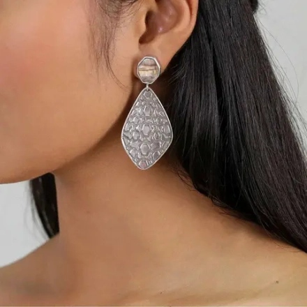 Серьги ORI TAO, Tortuga, текстурированный металл, с перламутром, OT24.1-12-30845 (серебристый)