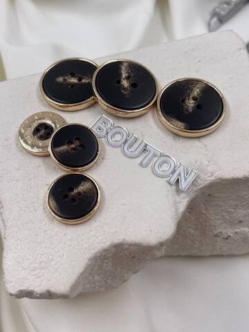Тёмно-коричневые пуговицы на прокол с молочной прожилкой и в золотом металле
