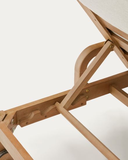 Шезлонг Sonsaura из массива эвкалипта Испания La Forma