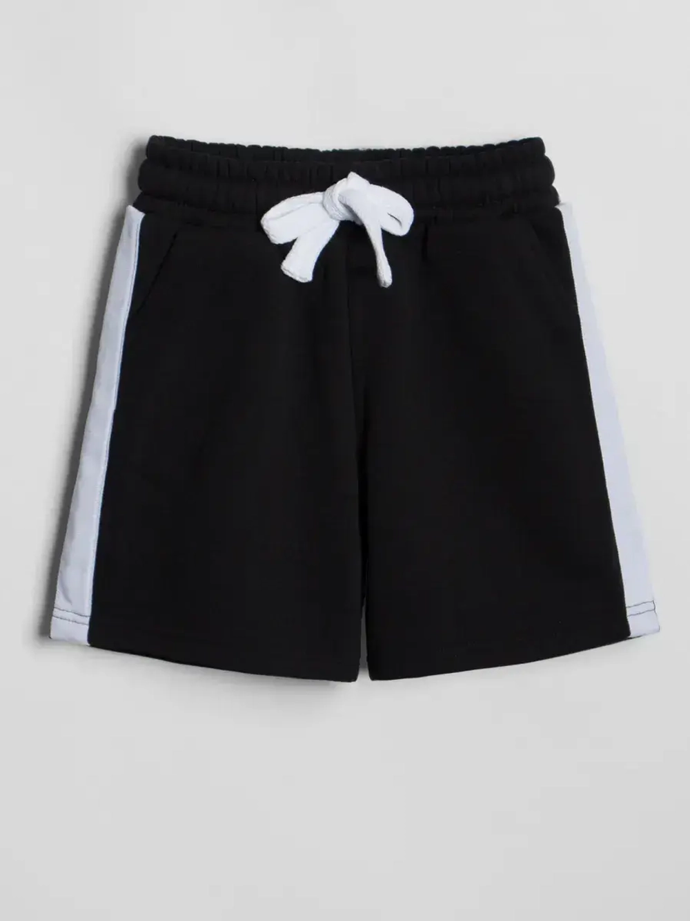 Спортивные шорты для мальчика на лето