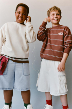 ZARA ТОЛСТОВКА В ПОЛОСКУ С НАДПИСЬЮ, ПОЛОСКИ