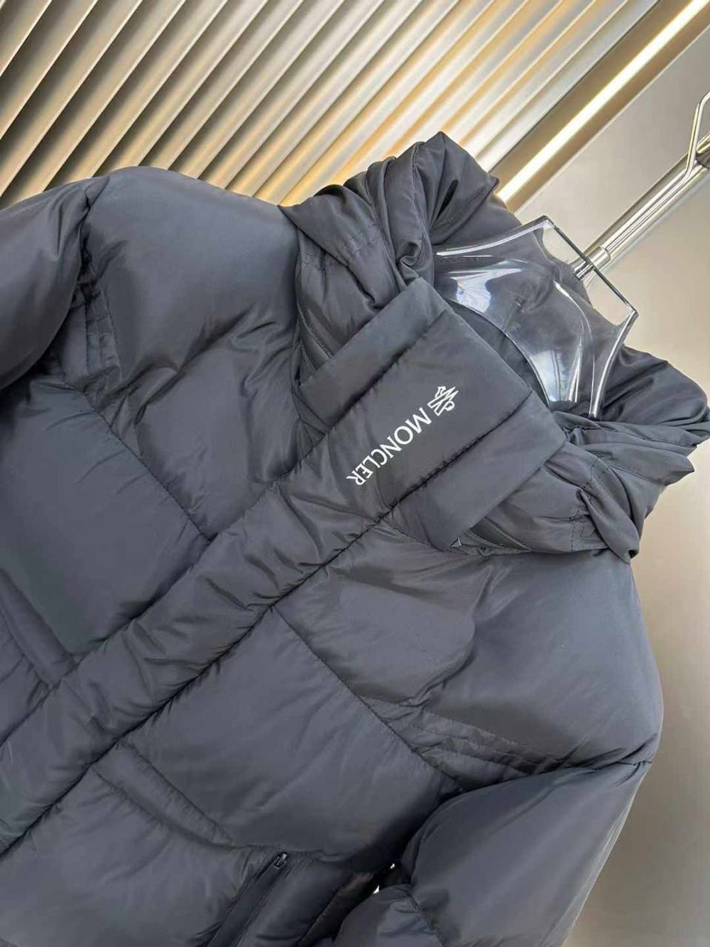 Пуховик Moncler