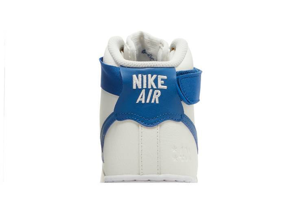 Кроссовки Nike Air Force 1 Se 40 40 (Женская размерная сетка)