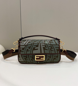 Fendi Baguette 27 cm