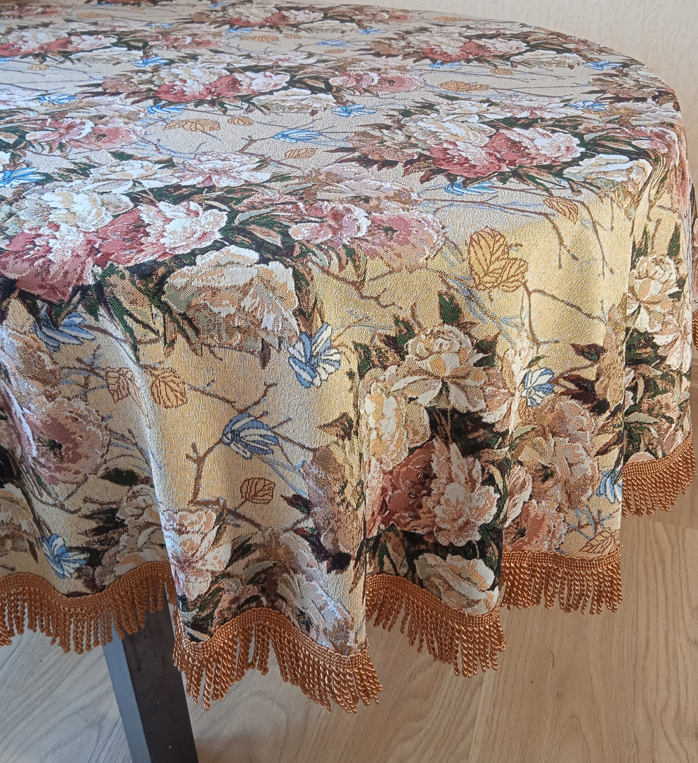 Гобеленовая скатерть Пышные розы D 160 см