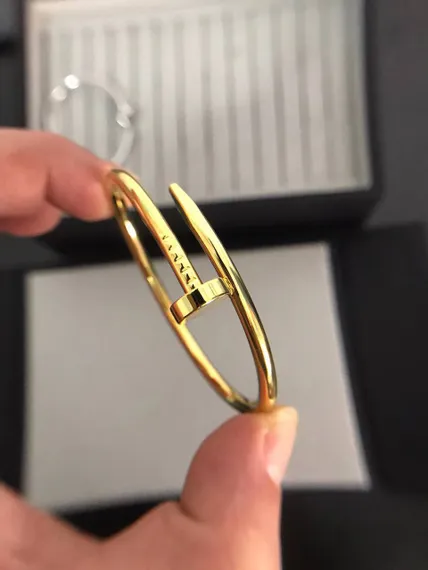 Браслет женский CARTIER JUST UN CLOU, золото 18 карат