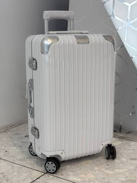 Чемодан Rimowa