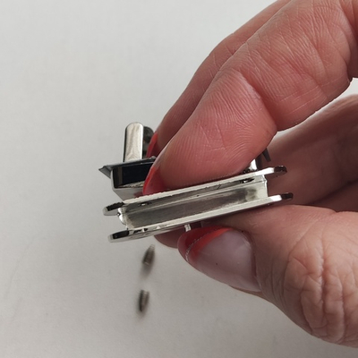 Замок вертушка на винтах  Серебро