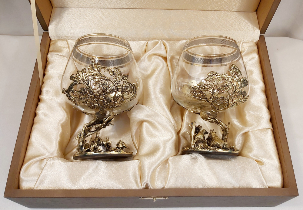 Набор из 2-х бокалов для коньяка "Три медведя" и "Охота на глухаря" (подарочный футляр)