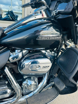 HARLEY-DAVIDSON FLHXTCUTG TriGlide 107
