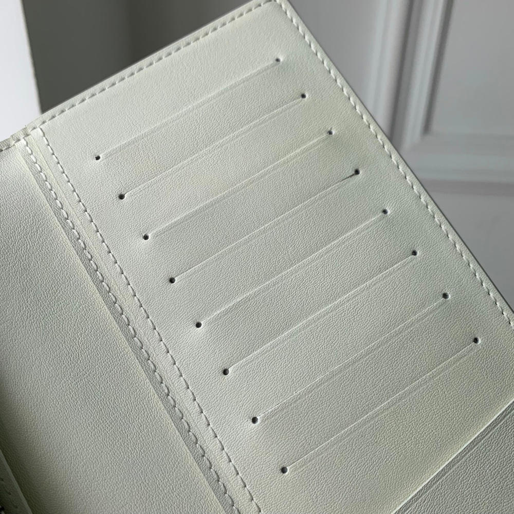 Louis Vuitton Brazza Wallet