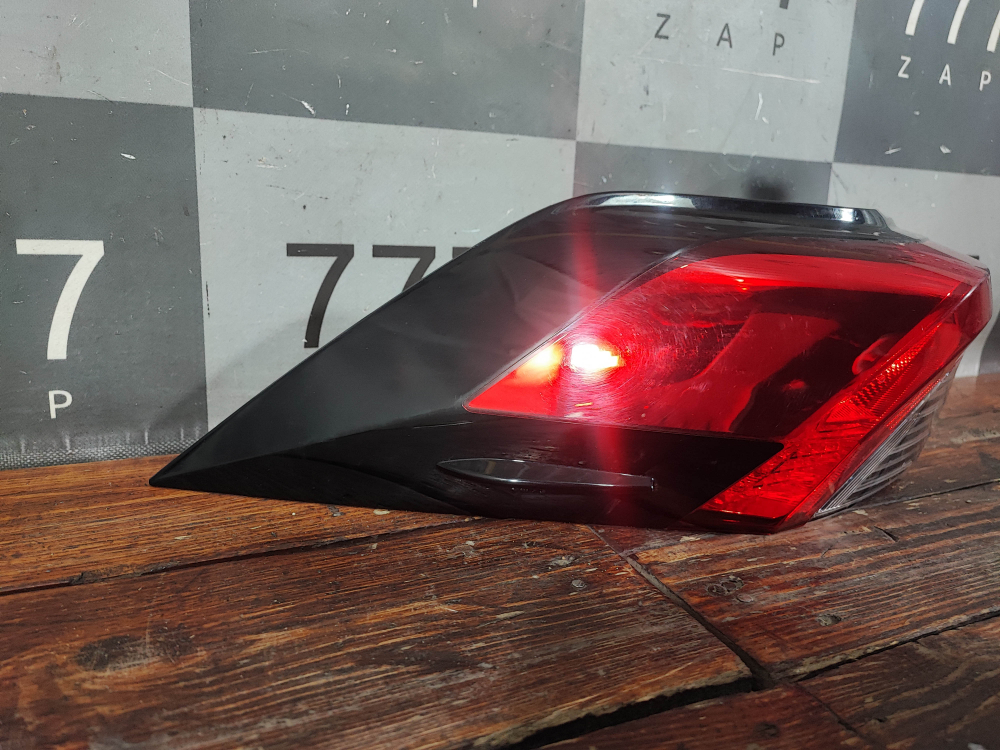 Фонарь задний левый Toyota RAV4 V (XA50) 18-нв Б/У Оригинал 8156042230