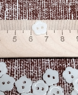 Пуговица 'Цветочек' 16L (10мм) 2 прокола, пластик, 1 шт