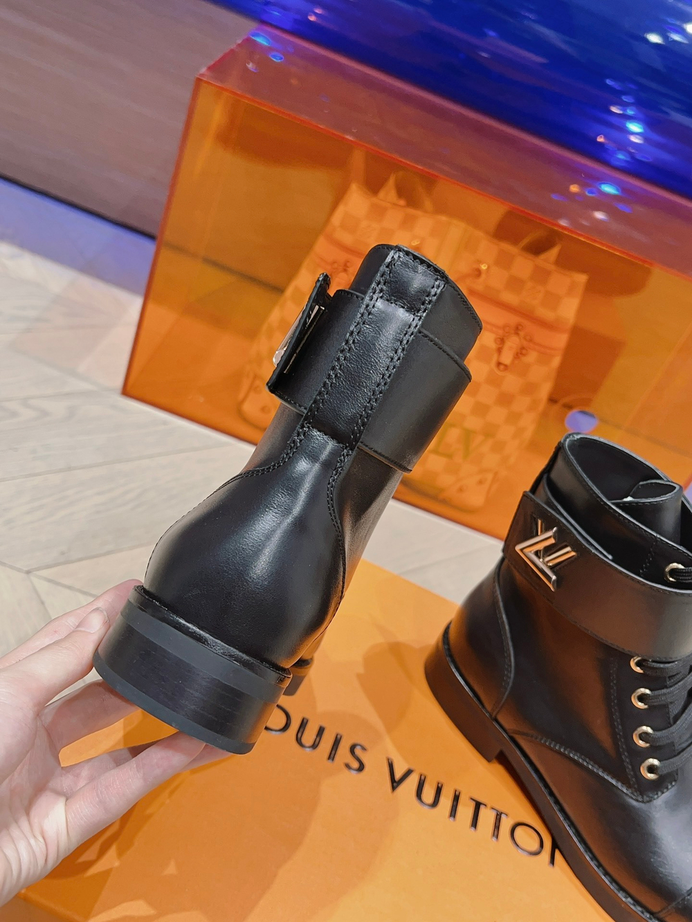 Louis Vuitton Wonderland Flat Rangers