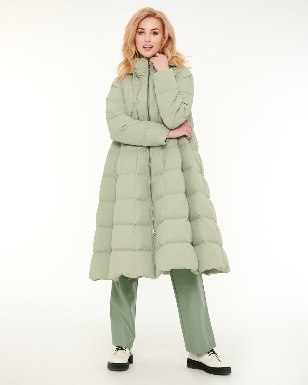 179.W22.004 пальто женское зеленое