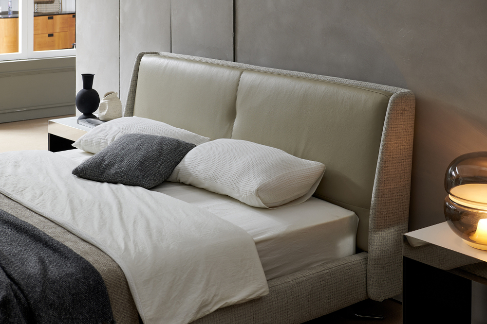 Двуспальная кровать на ножках Eosonno