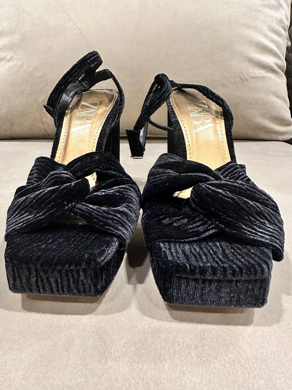 Босоножки Zara