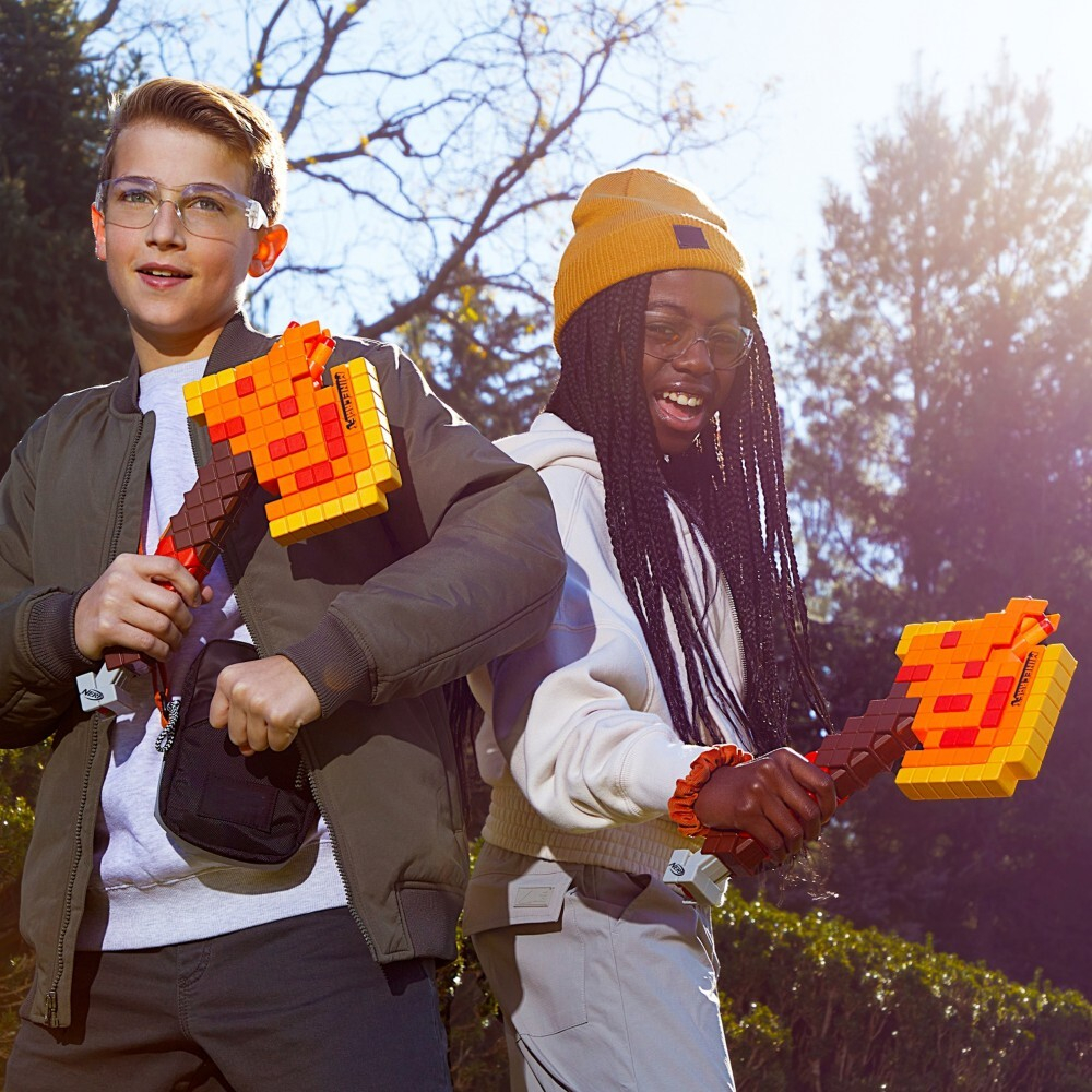 Hasbro Nerf - Minecraft Firebrand Топор-пусковая установка + стрелы F8953 / артикул   F8953  / GTIN 5010996212306