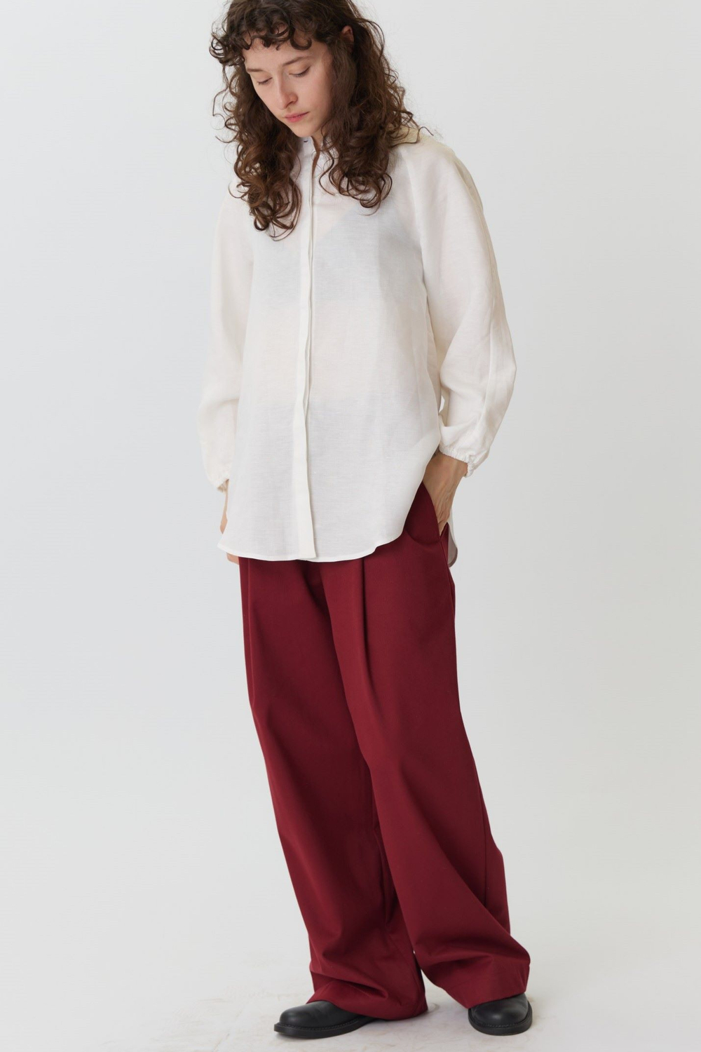 Брюки мужские со складками из бордового хлопка