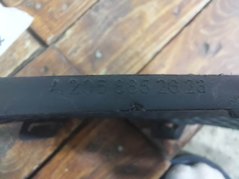 Решетки переднего бампера  Mercedes C W205 AMG Б/У Оригинал A2058852523